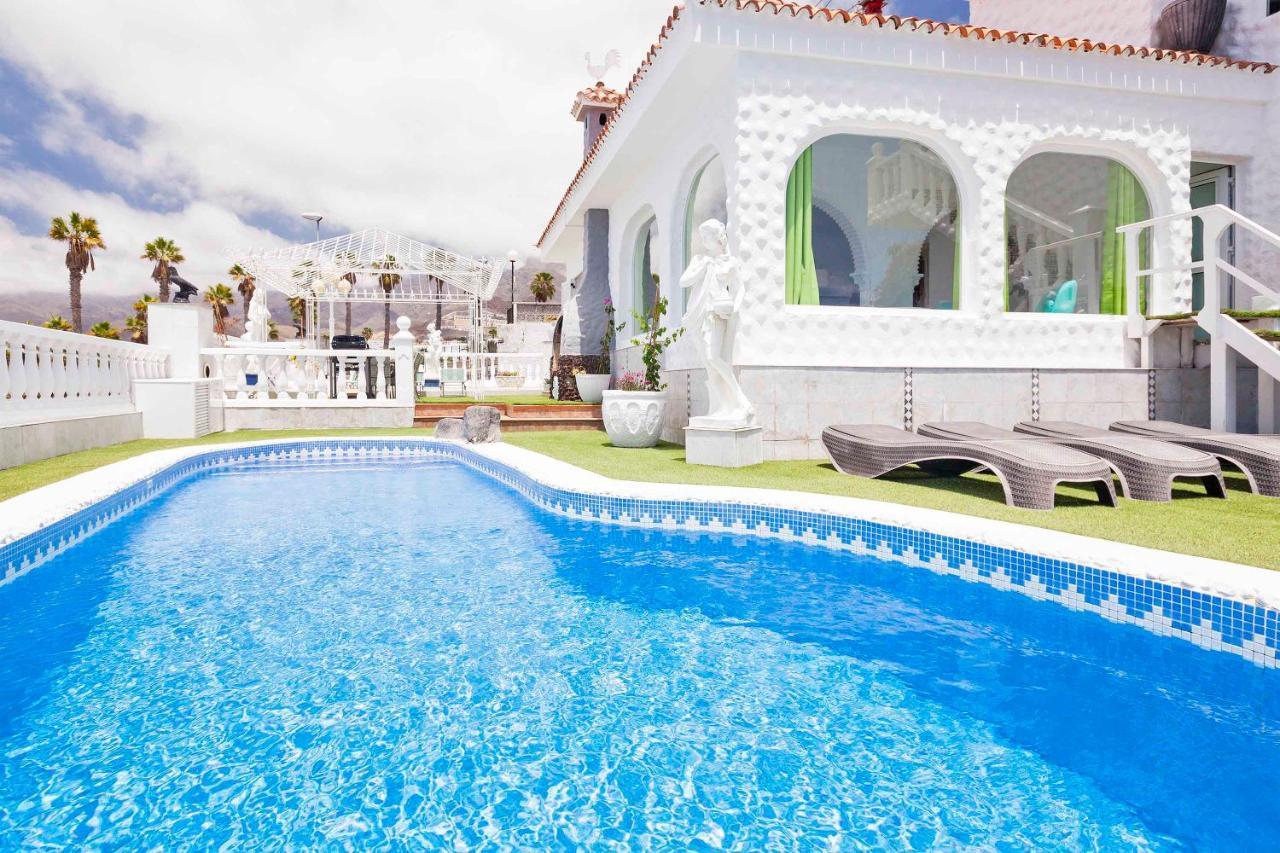 Villa Sara En San Eugenio - Sara Vacation أذيخي المظهر الخارجي الصورة